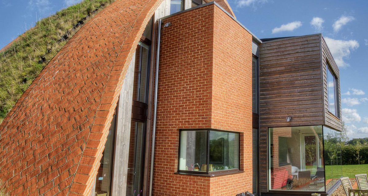 Crossway Passive House: An Unbelievable “Eco-Arch” in the Countryside