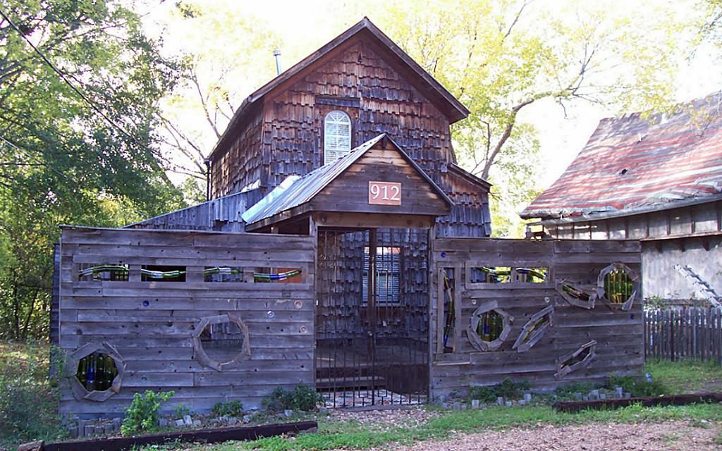 12 Unique Houses Built From Reclaimed Materials